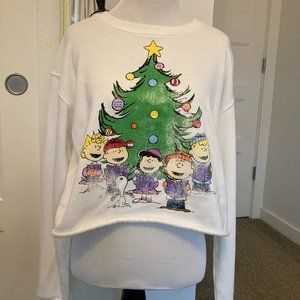 "Christmas Time Is Here" Peanuts Graphic Cropped Sweatshirt, Juniors L
